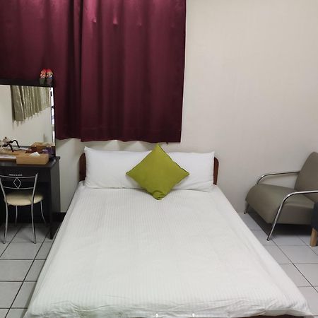 Papa Bear'S Guesthouse Тайчжун Номер фото