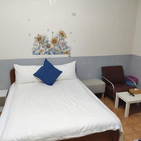 Papa Bear'S Guesthouse Тайчжун Номер фото