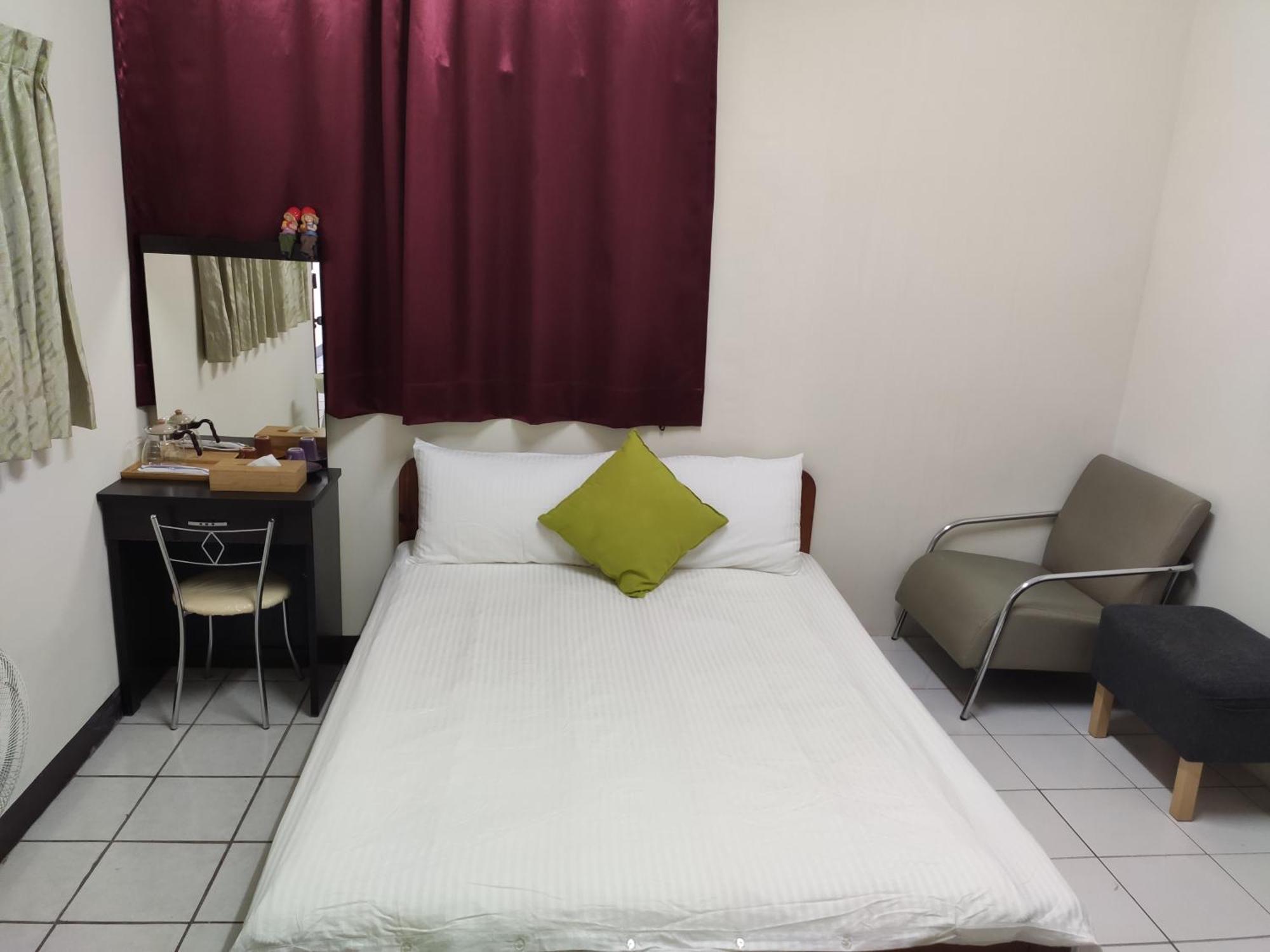 Papa Bear'S Guesthouse Тайчжун Номер фото