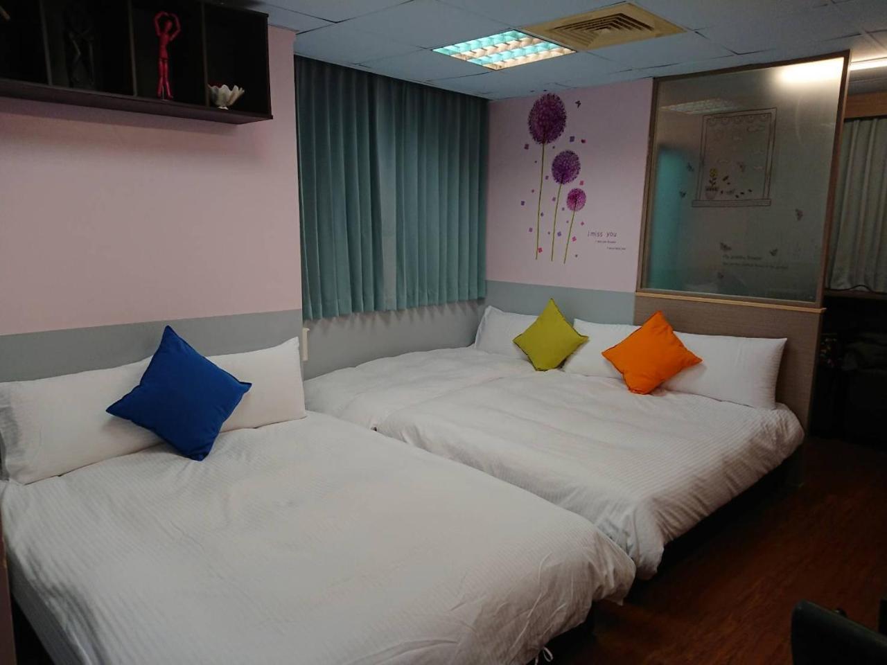 Papa Bear'S Guesthouse Тайчжун Экстерьер фото