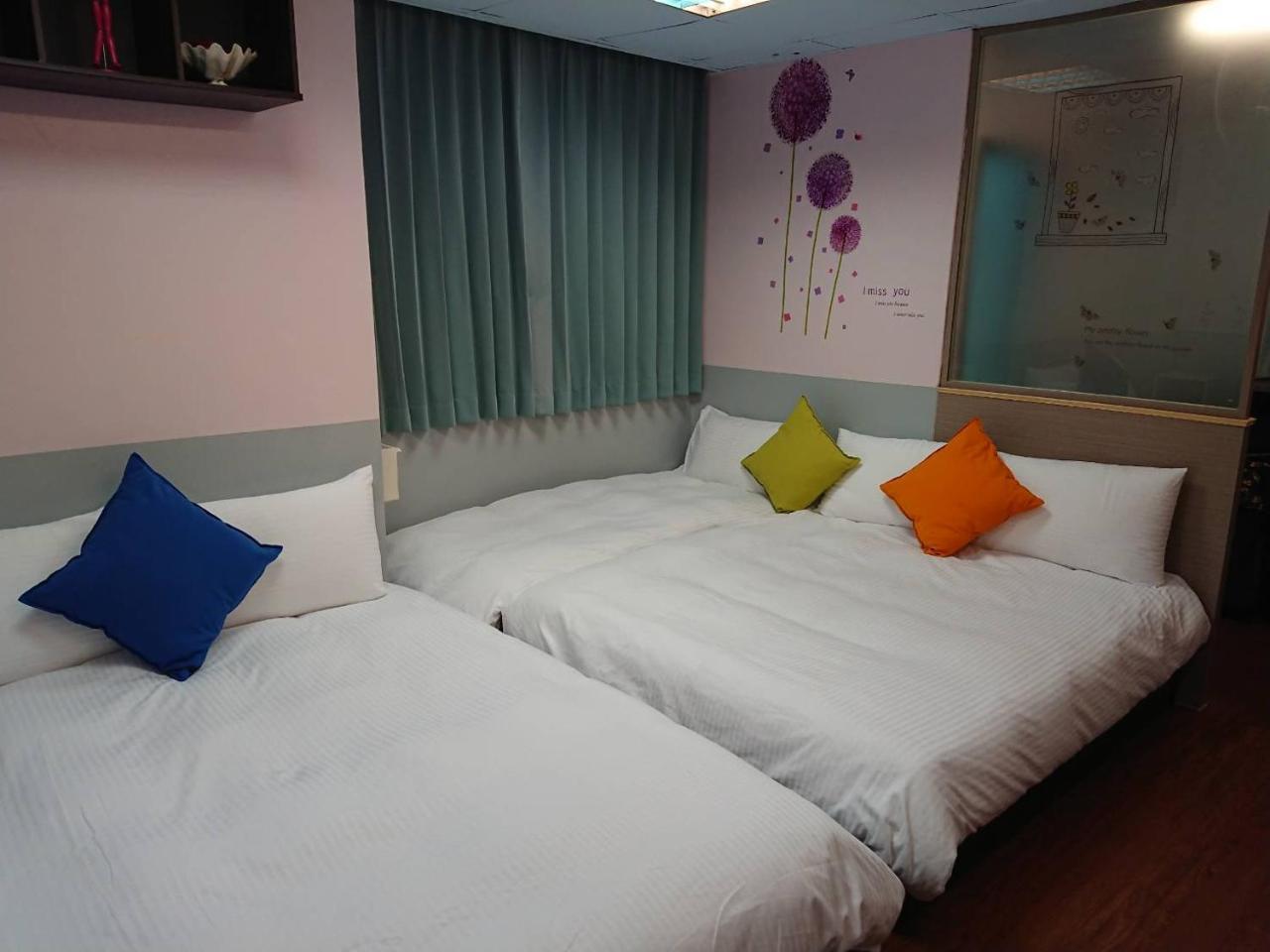 Papa Bear'S Guesthouse Тайчжун Экстерьер фото