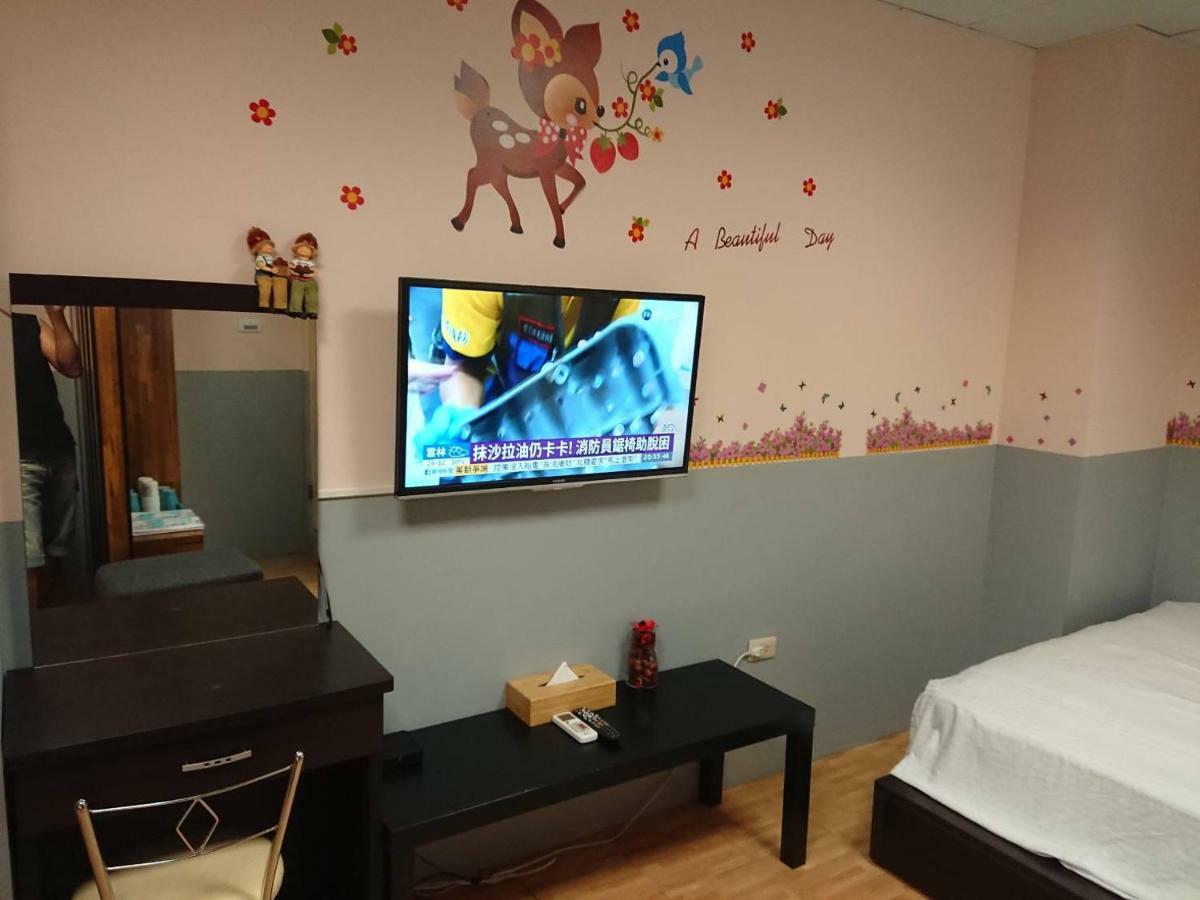 Papa Bear'S Guesthouse Тайчжун Экстерьер фото